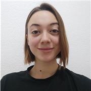 Estudiante universitària de 3r grado de ciencias. Ayudo a mis hermanas a hacer deberes, me encanta ayudar.